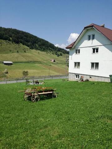 Фото номера Коттедж с 6 спальнями Дома для отпуска Casa Alba г. Фундата 11