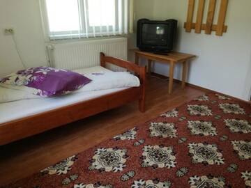 Фото номера Коттедж с 6 спальнями Дома для отпуска Casa Alba г. Фундата 38
